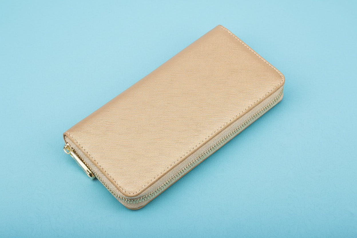 Zip & Go™ Leather Clutch Wallet