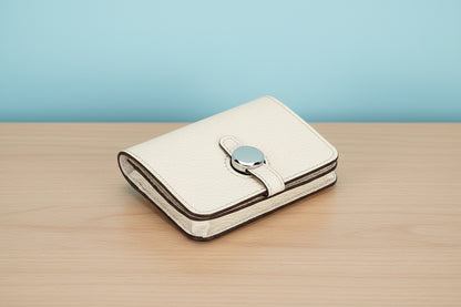 Pocket-Perfect Leather Card Wallet — Chic, Compact, Ready to Roam