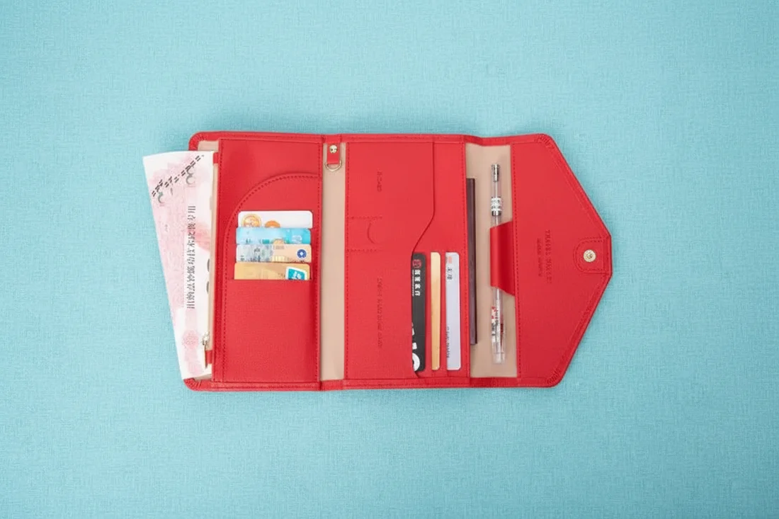 Jetsetter Organizer Wallet with RFID Protection - Image 7