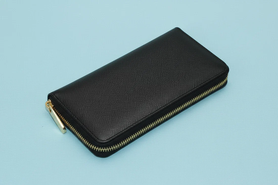 Zip & Go™ Leather Clutch Wallet - Image 3