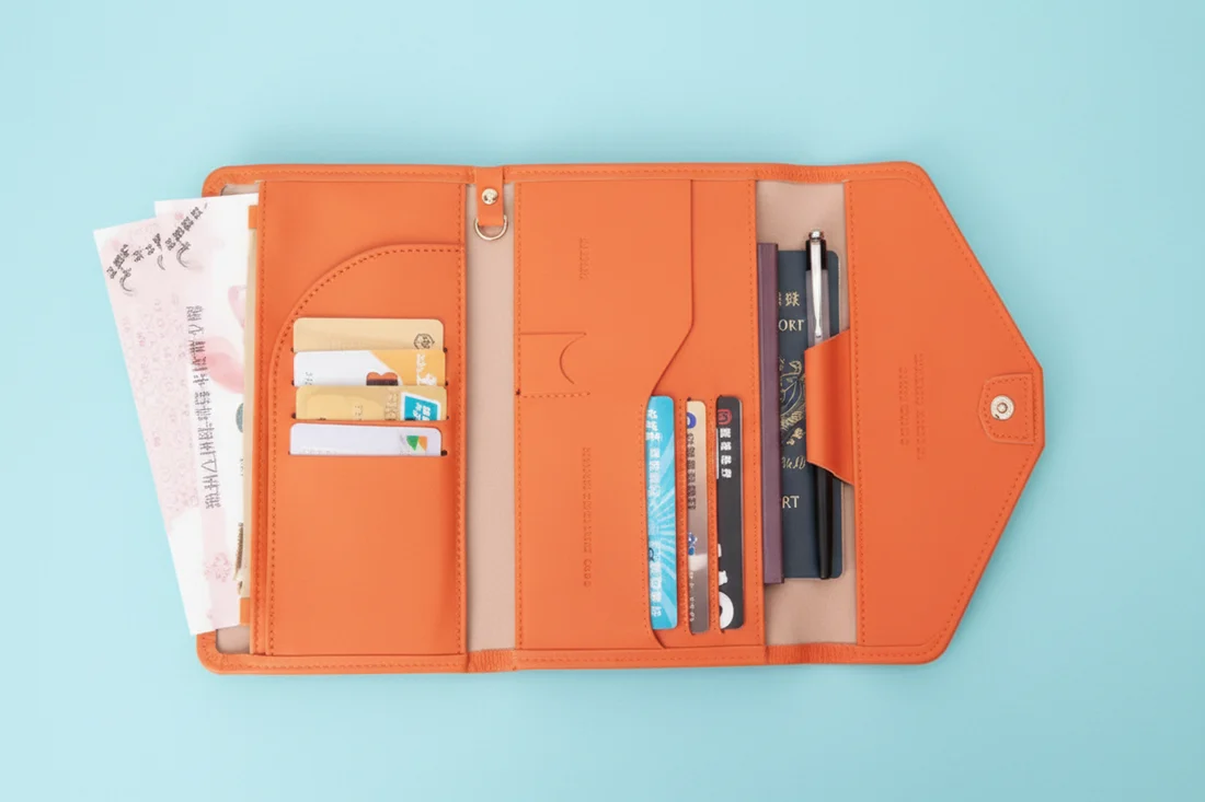 Jetsetter Organizer Wallet with RFID Protection - Image 3