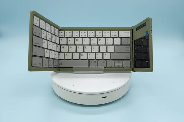 Pocket-Sized Power Keyboard - Image 2