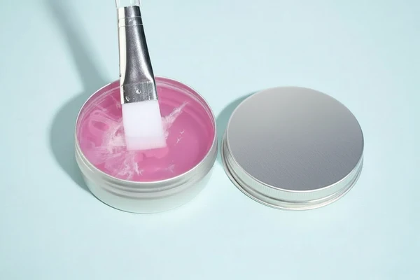 Glow On the Go: Mini Brush Cleanser Tin - Image 2